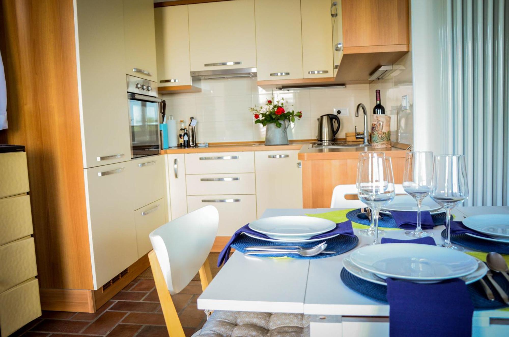 Holiday House Ida Marezige Bagian luar foto